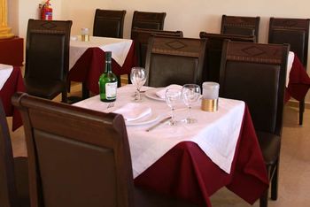 Godetevi una bottiglia dei nostri famosi vini greci.