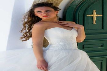 La sposa fuori dalla chiesa