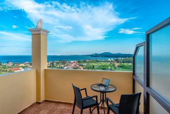 Il balcone della stanza deluxe.