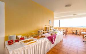 Lo spazio esterno del buffet breakfast